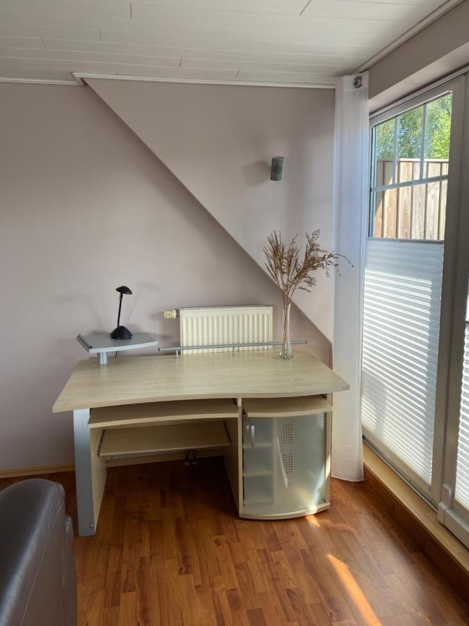 Moderne Maisonette-Wohnung Am Karpfenteich; Modern Apartment With View Of The Carp Pond Barmstedt Exterior foto