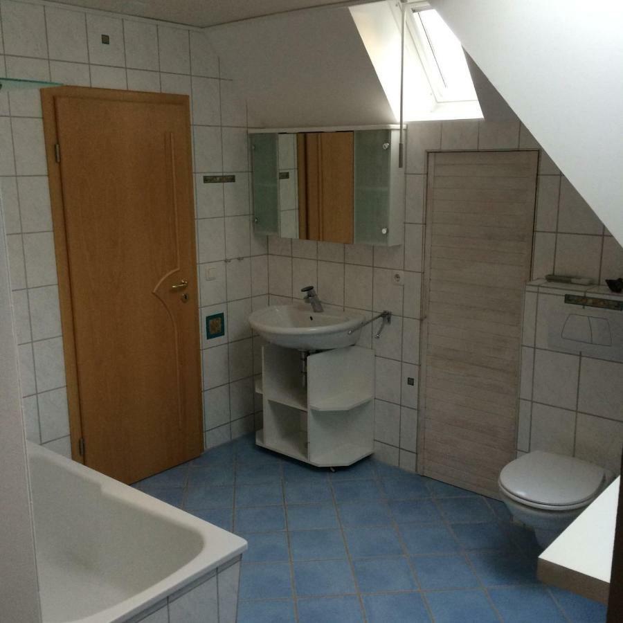 Moderne Maisonette-Wohnung Am Karpfenteich; Modern Apartment With View Of The Carp Pond Barmstedt Exterior foto