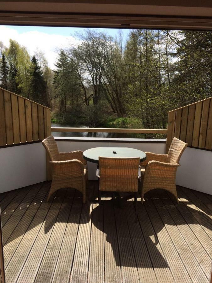 Moderne Maisonette-Wohnung Am Karpfenteich; Modern Apartment With View Of The Carp Pond Barmstedt Exterior foto