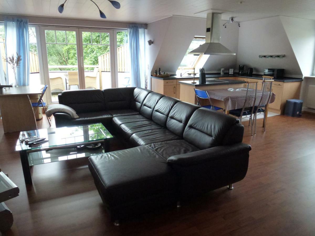 Moderne Maisonette-Wohnung Am Karpfenteich; Modern Apartment With View Of The Carp Pond Barmstedt Exterior foto