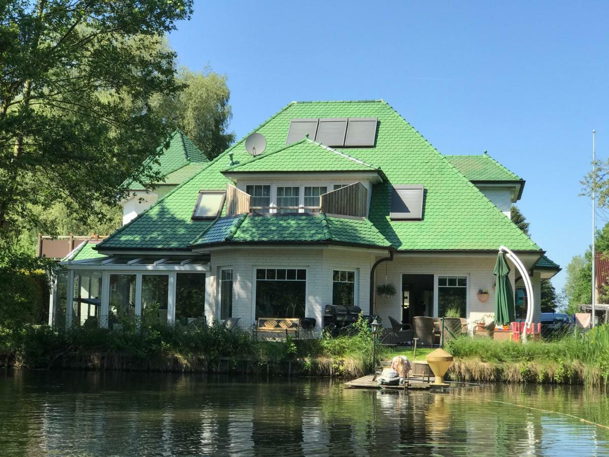 Moderne Maisonette-Wohnung Am Karpfenteich; Modern Apartment With View Of The Carp Pond Barmstedt Exterior foto
